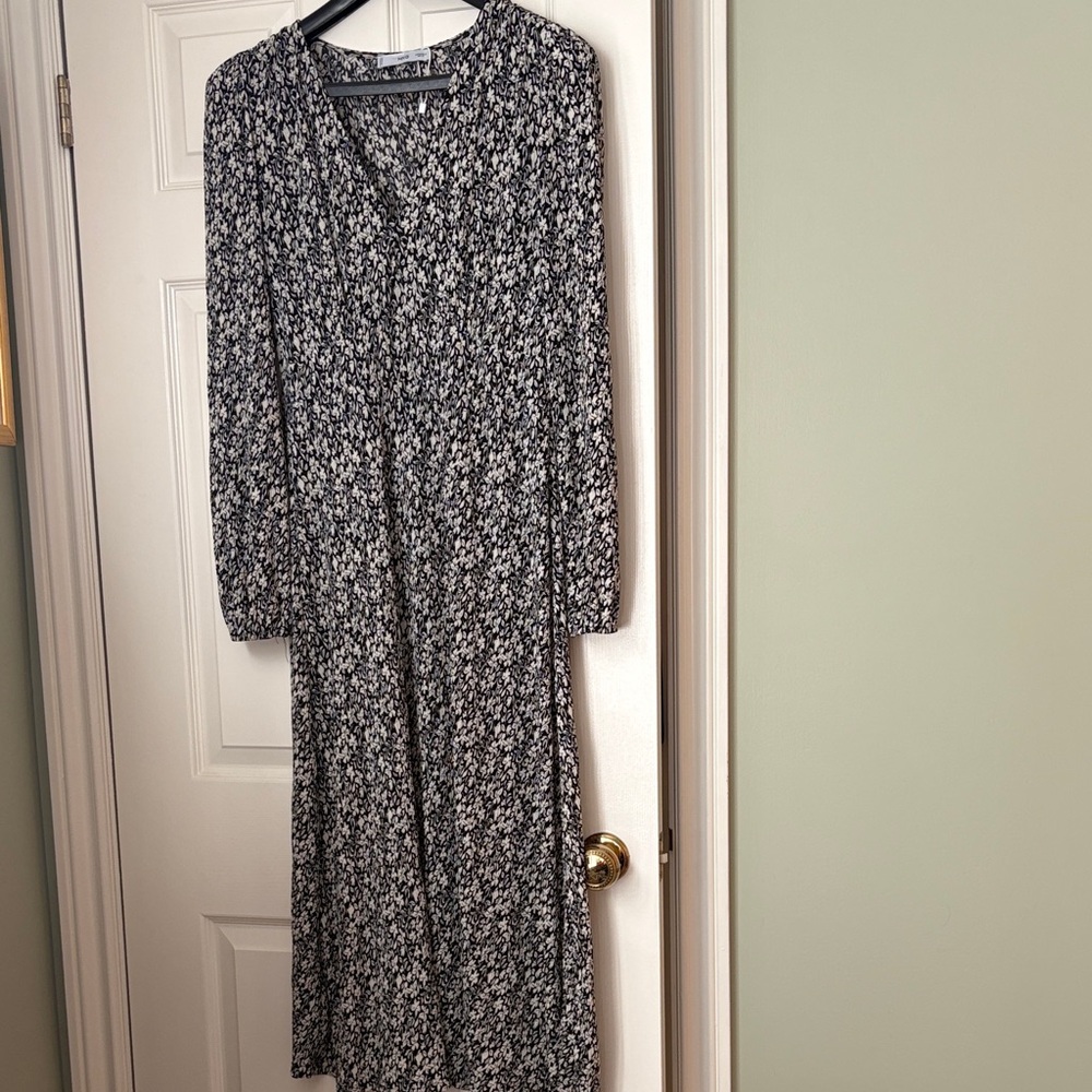 Mango Black and White Floral Long Sleeve Dress Maxi dress!